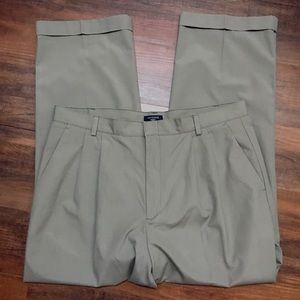 Dockers Pleated Men’s Pants
